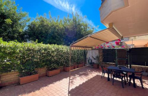 Nettuno Apartment | VENUS APARTMENT - Charming Holiday Home with Patio - Nettuno Santa Barbara
