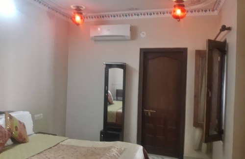 Udaipur City Centre Bed & Breakfast | Venus Heritage in the family