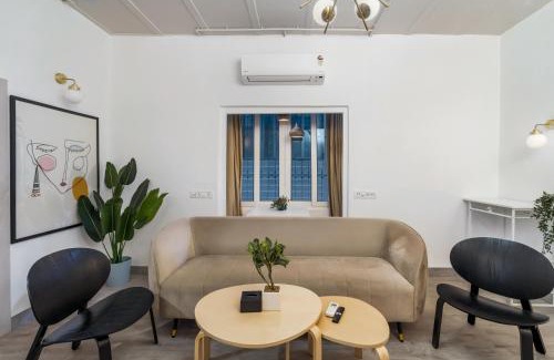 Pali Hill Apartment | Vera 1BHK Bandra W by The Bombay Home Company