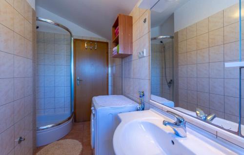 Veliki Drvenik House | Vera