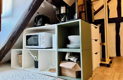 Quartier Vieux Marche-Cathedrale Apartment | Vera : Studio Confortable sous les combles !