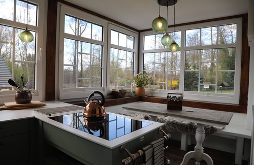 Burg-Dorf Apartment | Veranda - Haus Stenzinger