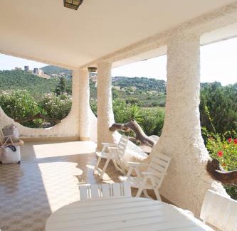 Tertenia Villa | Veranda Piau