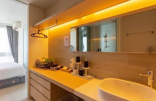 Na Chom Thian Apartment | Veranda Residence Pattaya Ocean View by Phunnaaluck