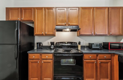 Valley Apartment | Verandas 1836 I Modern 2Bd I Parking I Pool I Gym
