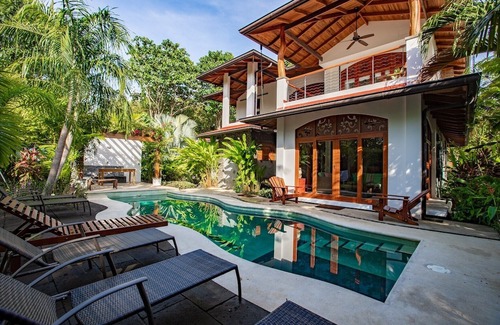 Playa Guiones House | VERANO ETERNO (“ENDLESS SUMMER”)