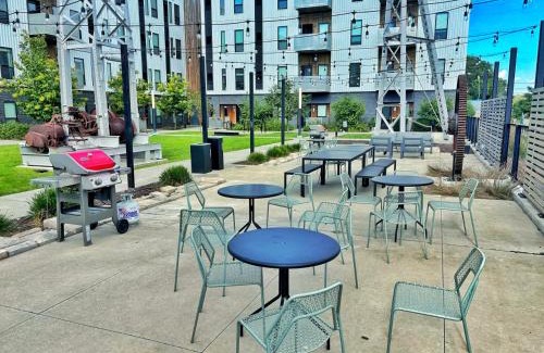 Downtown Des Moines Apartment | Verdant Luxe Studio