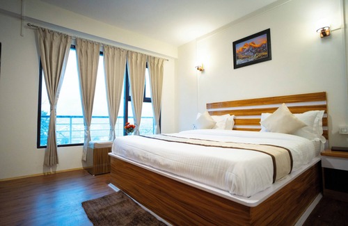 Lachung Hotel | Verdant The Lush Gateway