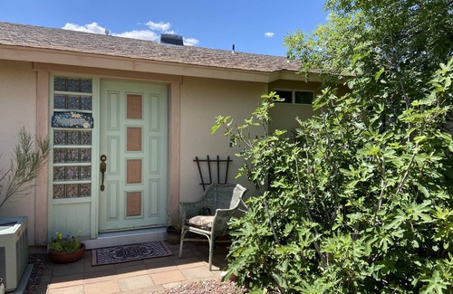 Cottonwood-Verde Village Apartment | Verde River Hilltop Gem - Tranquil, artistic and close to everything