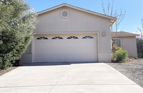 Cottonwood-Verde Village Apartment | Verde River Hilltop Gem - Tranquil, artistic and close to everything