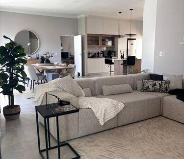 Drakenstein House | Verdeau self-catering house