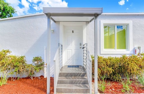 Highland Garden Apartment | Verdi: Casita Near Beach & Gym Access