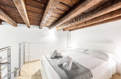 Centro Storico Apartment | Verdi's Nest - Loft with Wifi and Netflix