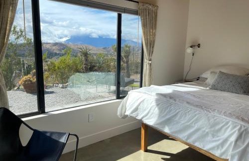 Morongo Valley House | Verdin's Nest - Romantic Retreat with Hot Tub Under the Stars! home