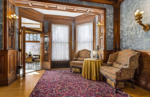 Endion House | Vermilion Suite w/Clawfoot Tub & Fireplace