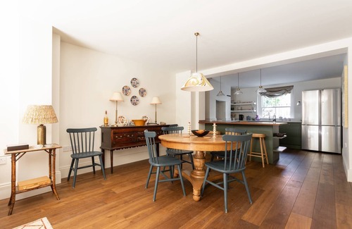 West Kensington Apartment | Vernon Street by onefinestay