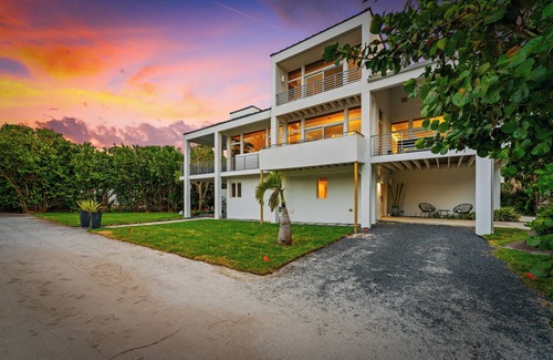 Vero Beach House | Vero Beachfront Retreat/Ocean Views Fireplace