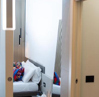 Pescara Apartment | "Versace" Luxury Suite in Centro Città, a 350m dal Mare, Scopri la tua offerta SPECIALE!