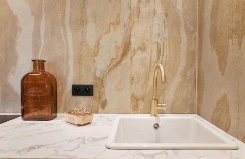 15th Arrondissement Apartment | Versailles Suite - Duke Housing