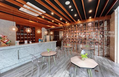 Kebon Kacang Hotel | Verse Luxe Hotel Wahid Hasyim