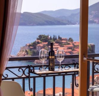 Sveti Stefan Apartment | Vertmont Villa