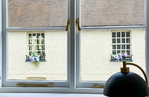 Cambridge Apartment | Very best location - Luxury boutique flat by river