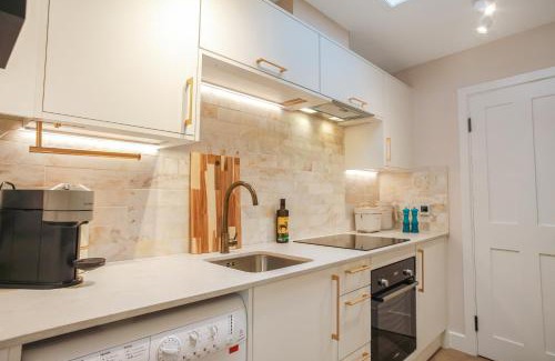 Cambridge Apartment | Very best location - Large Luxury Studio by river and City Centre
