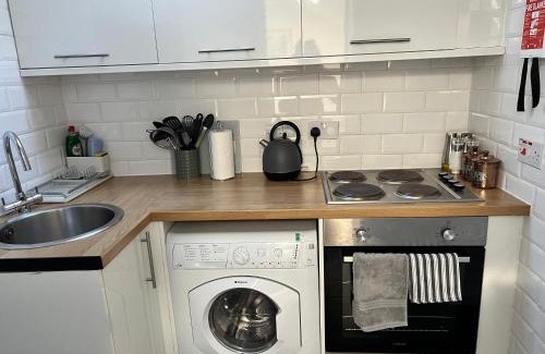 New Town Apartment | Very Central, Charlotte Square, near the Castle