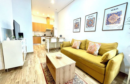 Perchel Norte Apartment | Very central studio with A/C, equipped kitchen, and elevator.