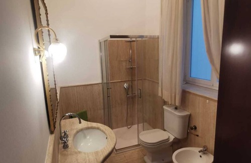 Quartieri Nuovi della Mosella Apartment | Very central three-room apartment in a period building