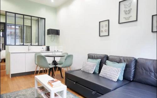 Quartier de Rochechouart Apartment | VERY CHARMING AND COSY FLAT, center of Paris