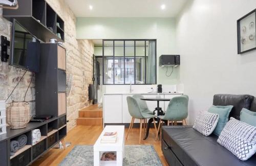 Quartier de Rochechouart Apartment | VERY CHARMING AND COSY FLAT, center of Paris