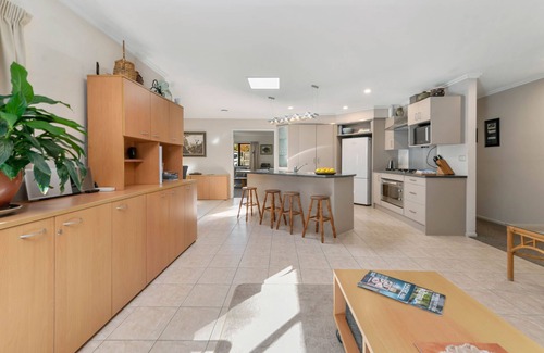 Lynmore House | VERY COMFORTABLE LYNMORE OWNER'S HOME NEAR REDWOOD FOREST.