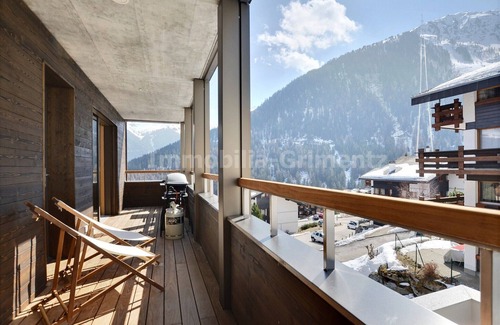Grimentz Apartment | Very comfortable flat for 7 people, living room, kitchen area with dishwasher, 1 double bedroom, 1 2