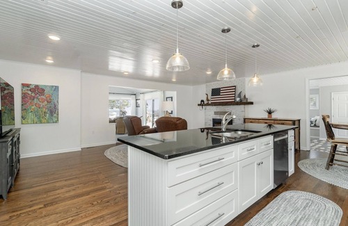 Millersburg House | Very cozy and inviting lake house on the sandy shores of beautiful Lake Huron