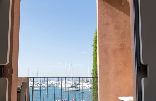 Porquerolles Apartment | Very nice apartment on Porquerolles, large terrace with stunning views