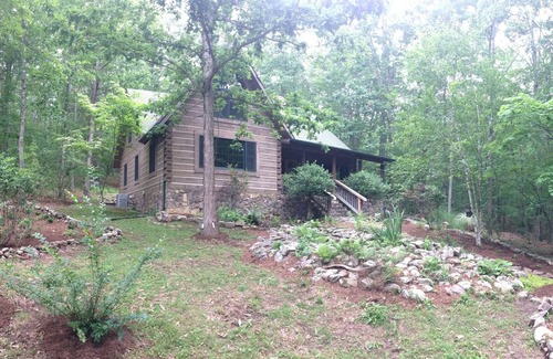 Millboro Springs Cabin | Very private luxury log home - Now with free 5G Wi-Fi!