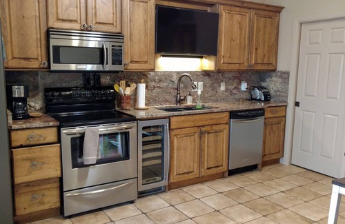 St. George Cottage | Very quiet 55 and older, newer property