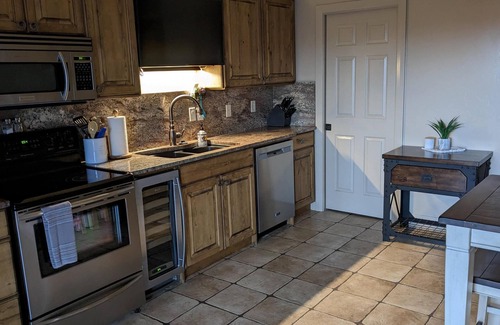 St. George Cottage | Very quiet 55 and older, newer property
