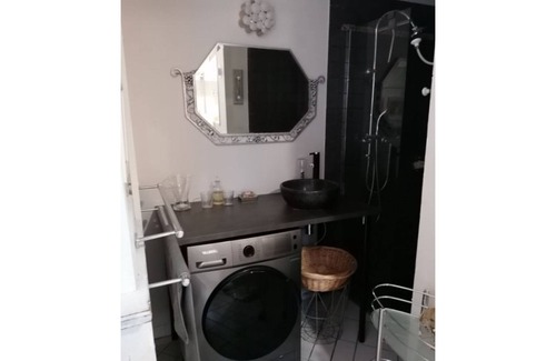Vigneux-sur-Seine Apartment | Very quiet suburban area, near train station and airport, close to Paris