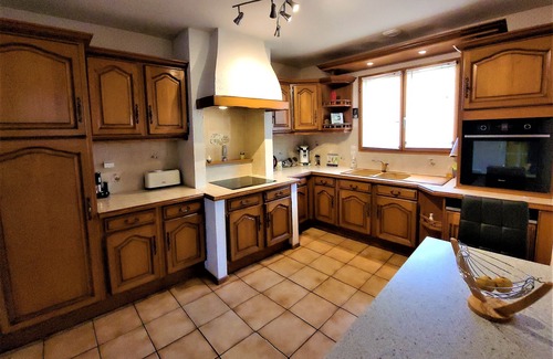Andernos-les-Bains Villa | Very quiet villa, heated pool, Airc onditionned, 5mn from beaches, 5 bicycles .