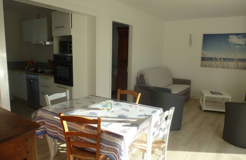 Damgan House | very sunny house on the ground floor with enclosed garden/wifi/private parking