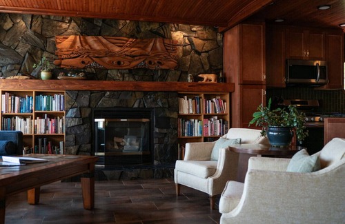 Lowell Point House | Vessel Beach House - Starboard, Beachfront Retreat Sleeps 6