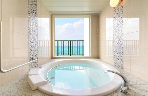 Mihama Hotel | Vessel Hotel Campana Okinawa