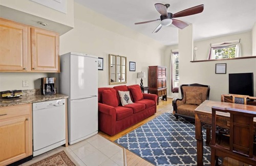 Capitol Hill Condo | Veteran Owned 1 block to Capitol Great Spot