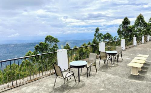 Udumbanchola Hotel | Veu Munnar Retreat - Valley View Rooms