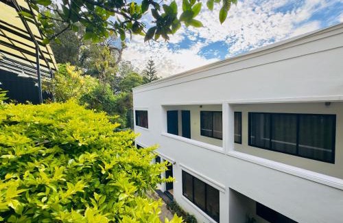 Udumbanchola Hotel | Veu Munnar Retreat - Valley View Rooms
