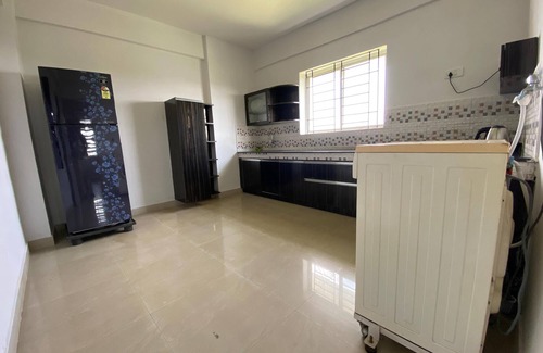 Kumbalam House | Veu Ragamalika Apartment with Fully Equipped Kitchen, Balcony & Caretaker