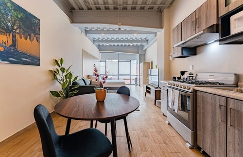 Zona Rosa Apartment | VH | Comfy Loft | washer + wifi | Roma Nte | 306