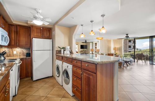 Kahana Condo | VI 401 Remodeled OceanFront Condo w Ocean Views Pool